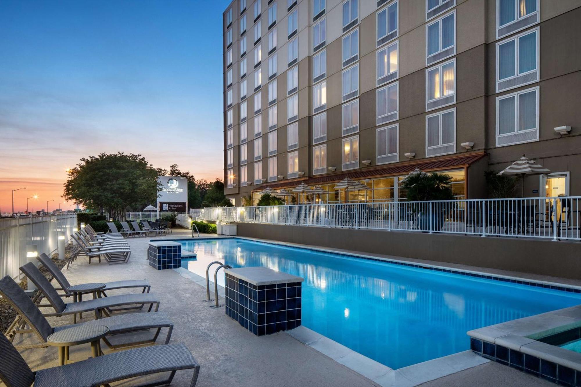 Doubletree By Hilton Biloxi Hotel Exterior photo