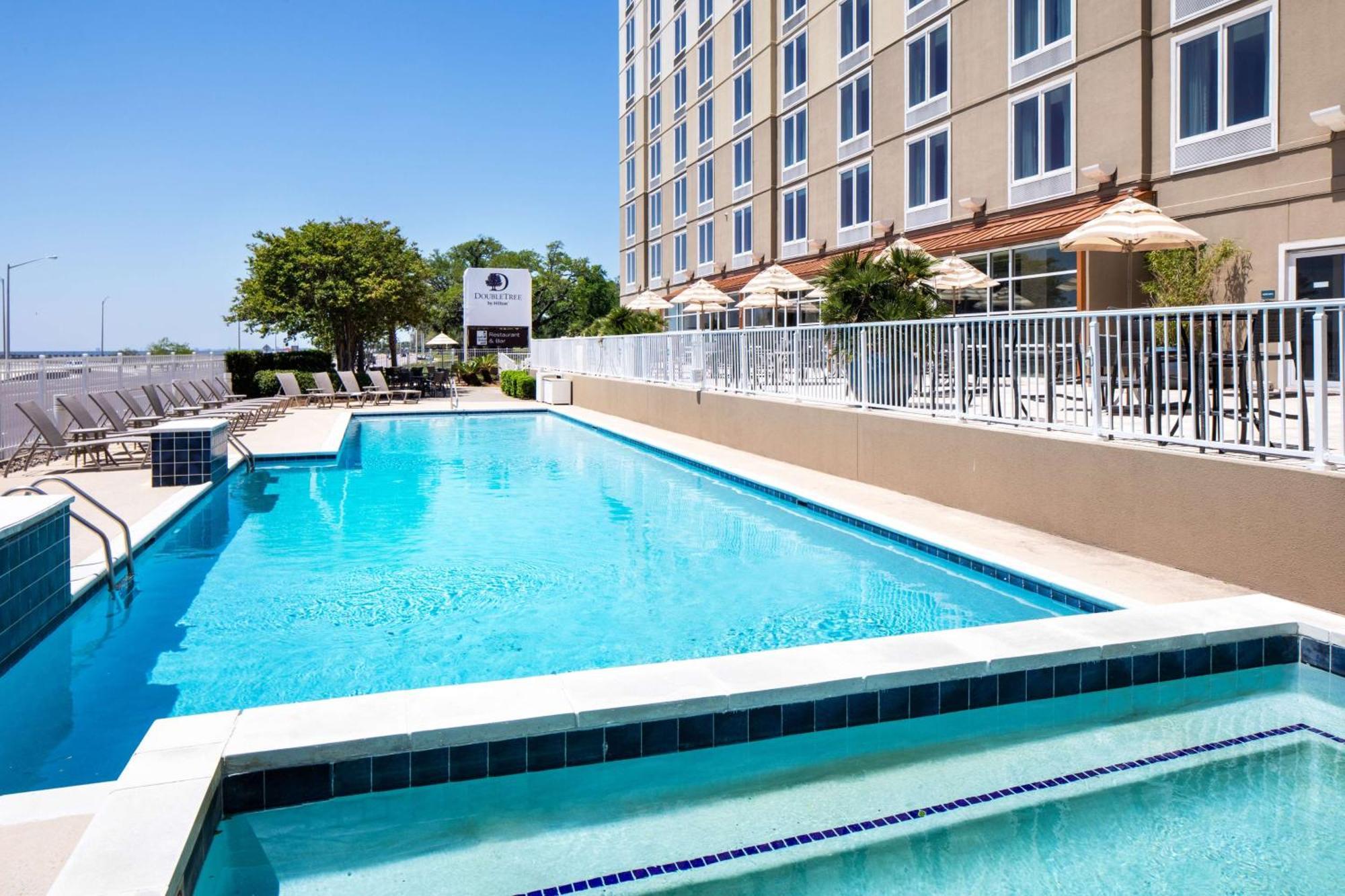 Doubletree By Hilton Biloxi Hotel Exterior photo