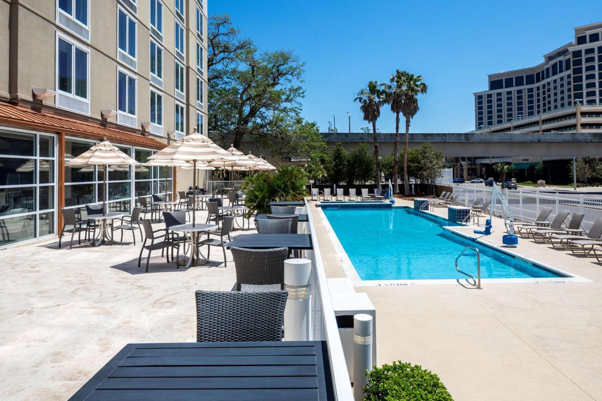 Doubletree By Hilton Biloxi Hotel Exterior photo