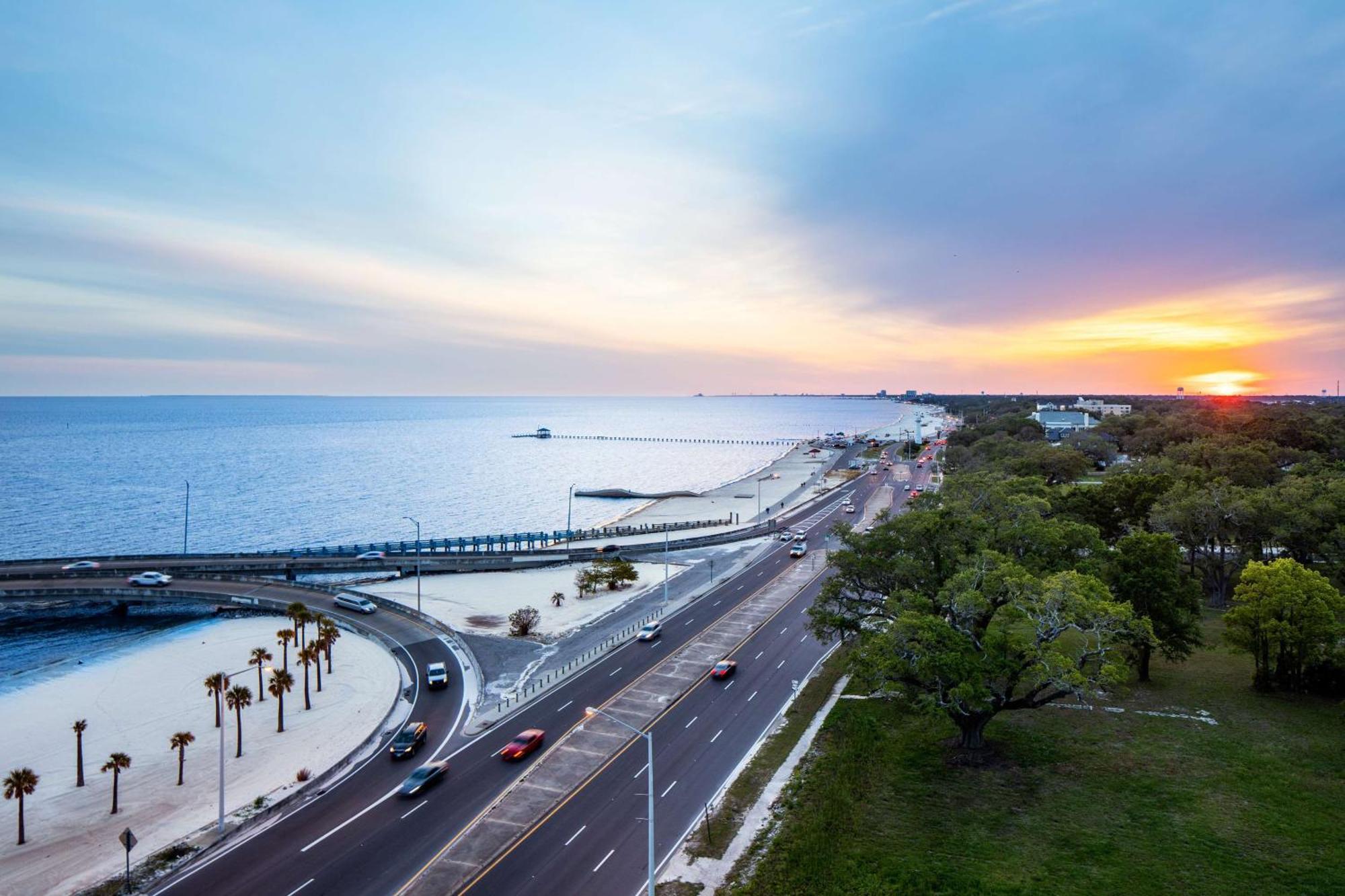 Doubletree By Hilton Biloxi Hotel Exterior photo