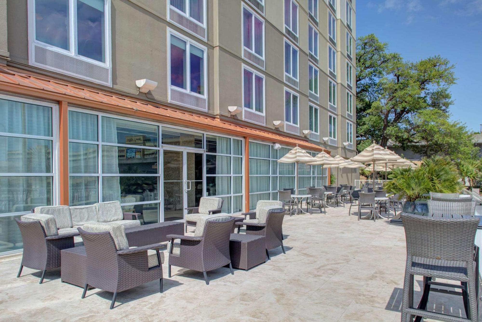 Doubletree By Hilton Biloxi Hotel Exterior photo