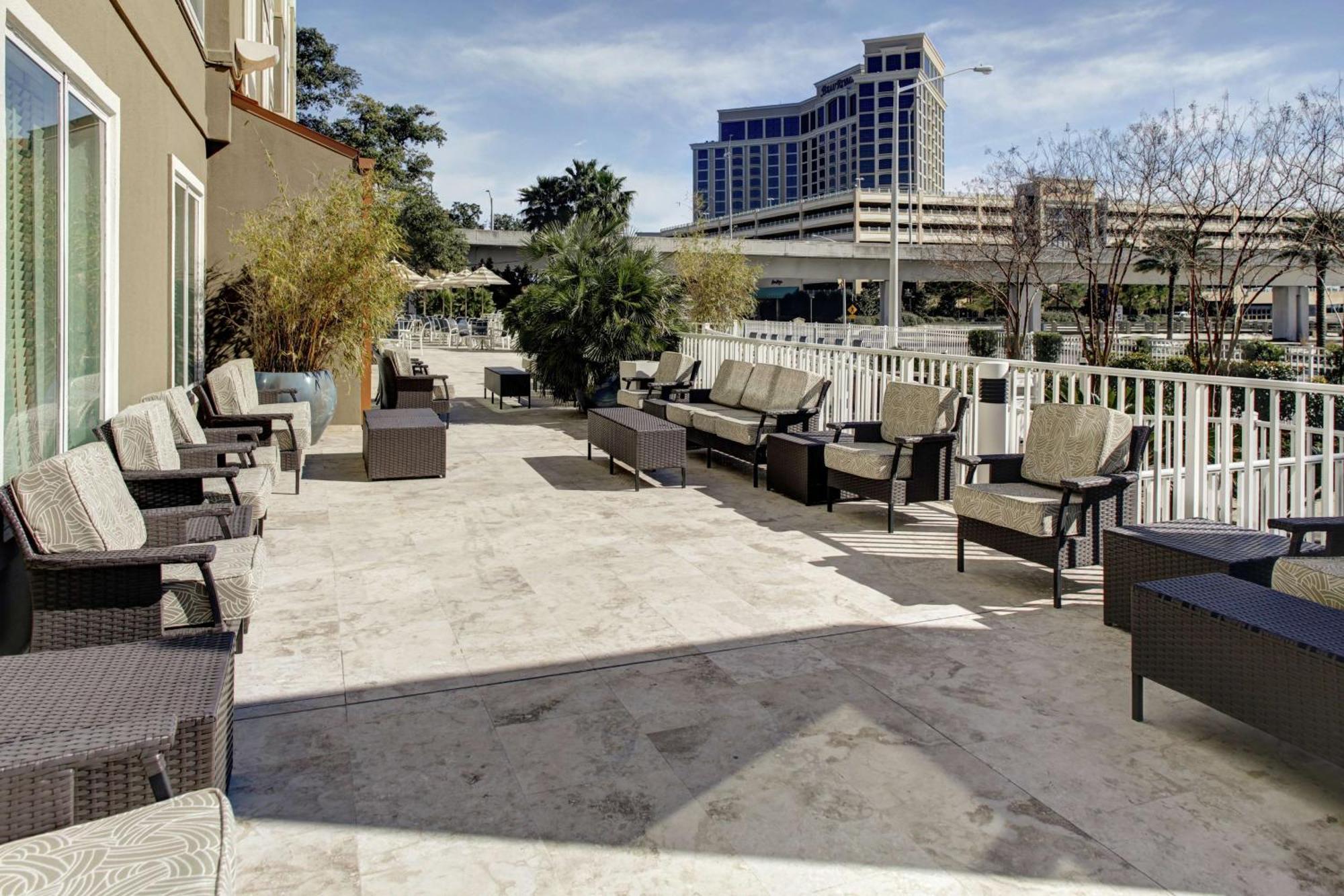 Doubletree By Hilton Biloxi Hotel Exterior photo