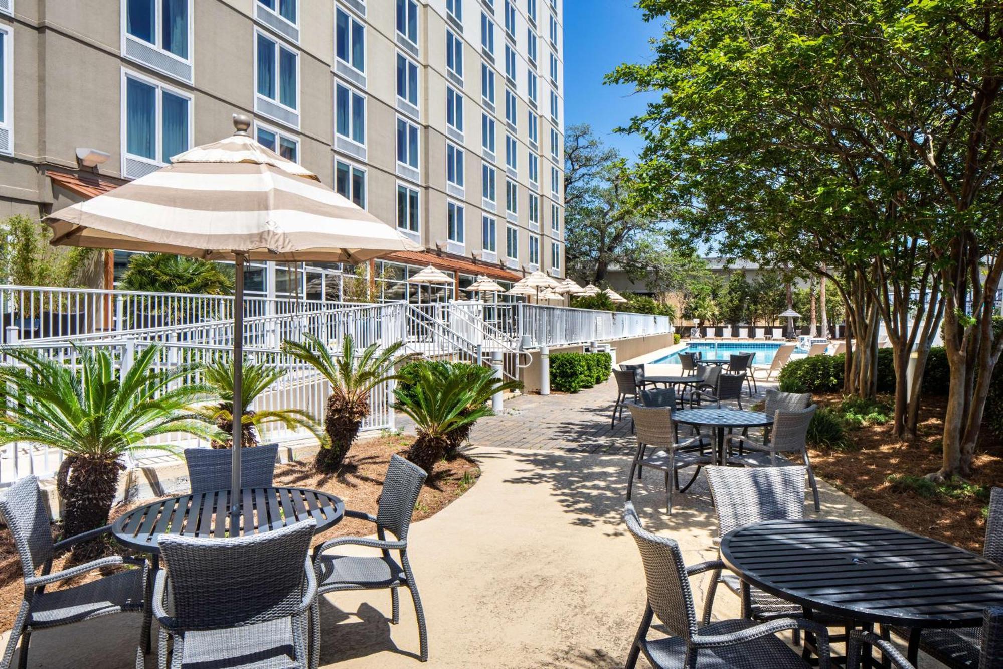 Doubletree By Hilton Biloxi Hotel Exterior photo